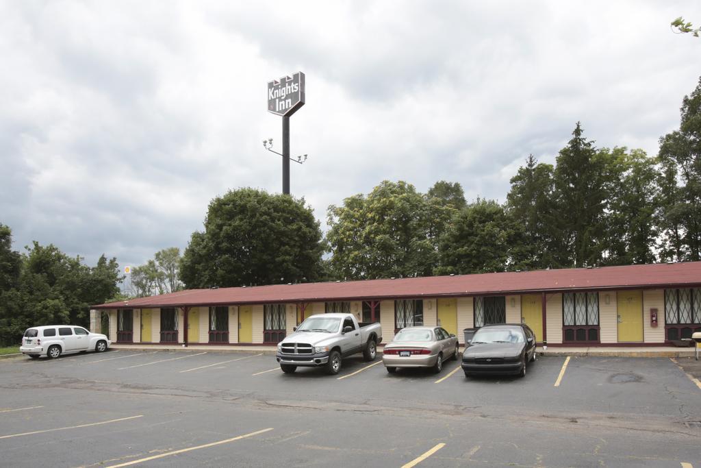 Knights Inn - Battle Creek Bagian luar foto