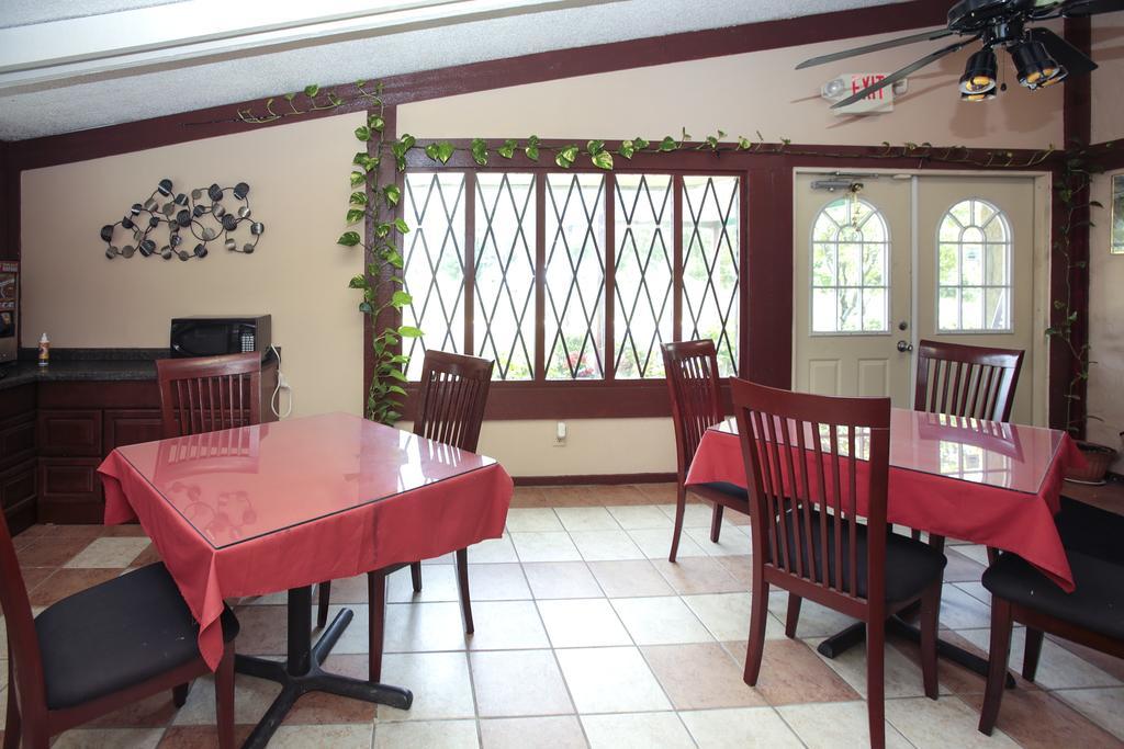 Knights Inn - Battle Creek Bagian luar foto