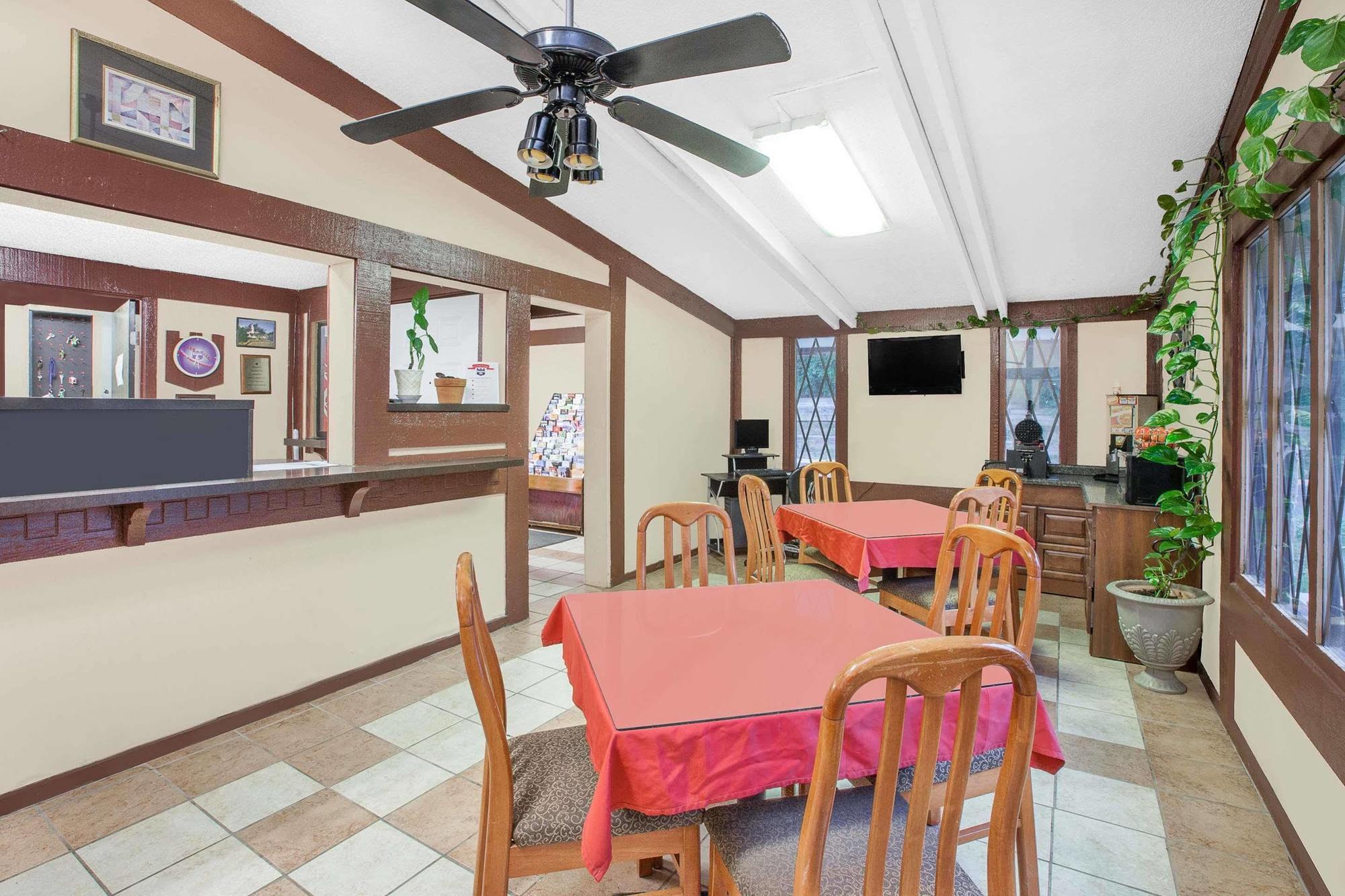 Knights Inn - Battle Creek Bagian luar foto